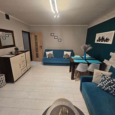 פוזנן Quiet Basement Apartment מראה חיצוני תמונה