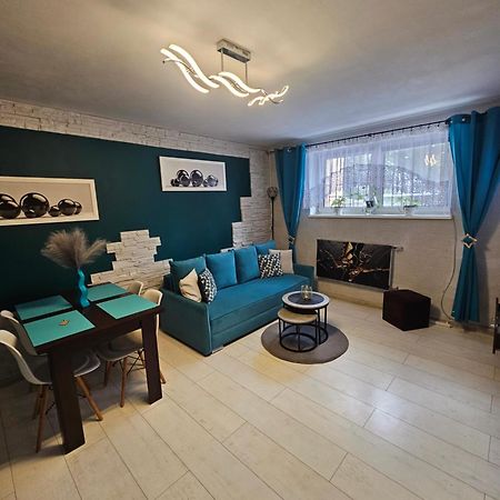 פוזנן Quiet Basement Apartment מראה חיצוני תמונה