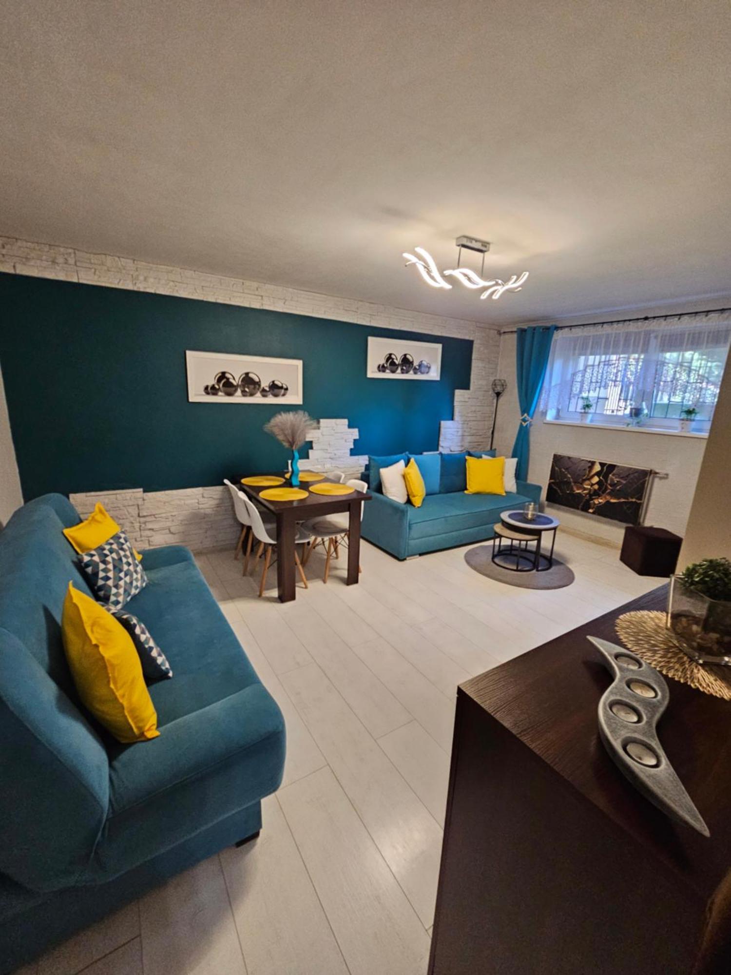 פוזנן Quiet Basement Apartment מראה חיצוני תמונה