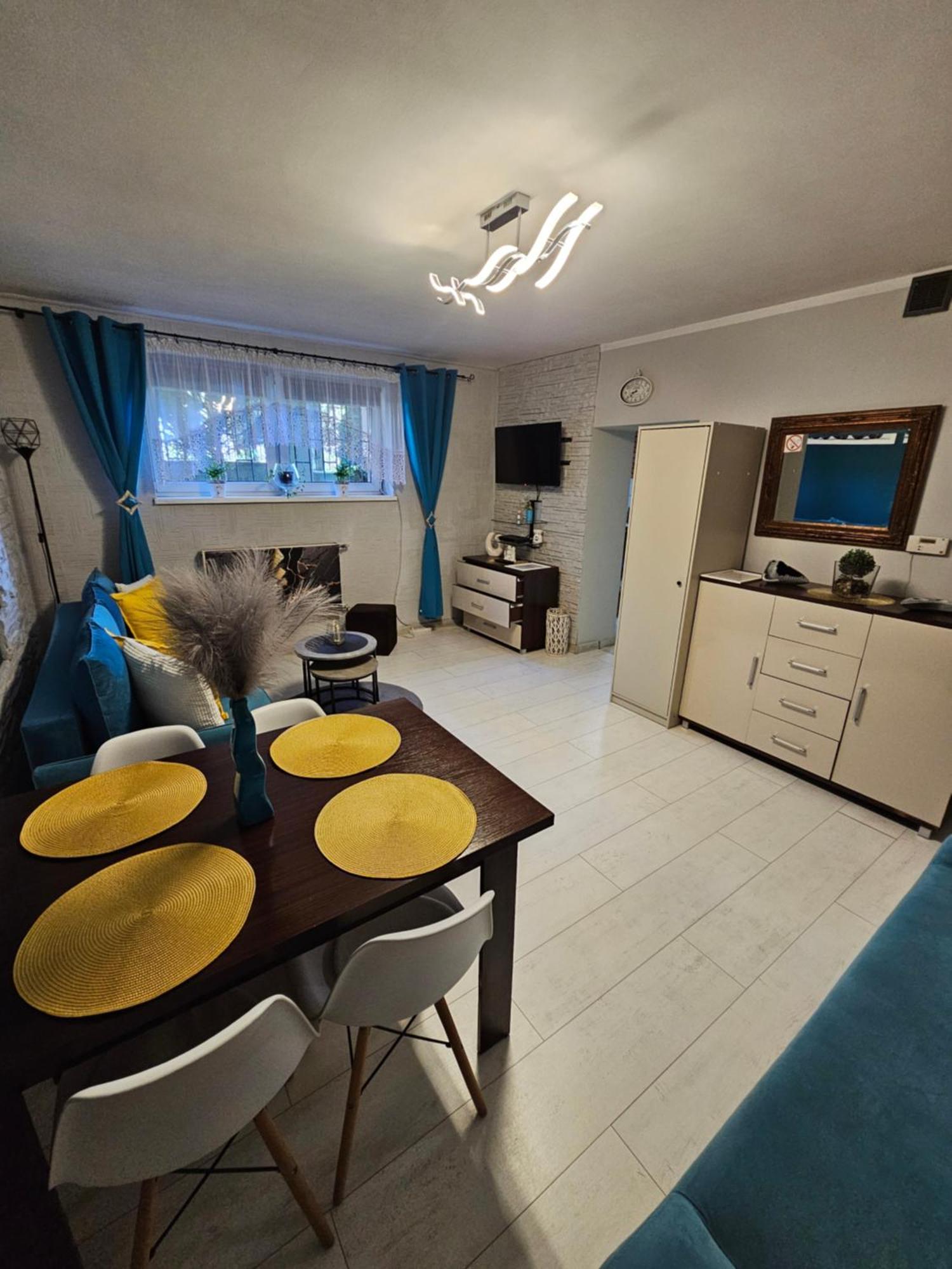 פוזנן Quiet Basement Apartment מראה חיצוני תמונה